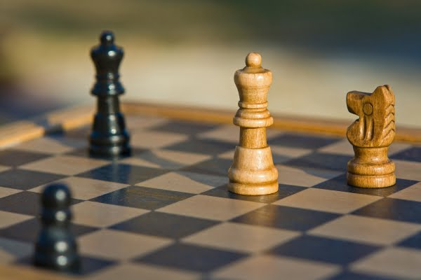 [jpeg] Playing wooden chess pieces Free stock photos 2.52MB